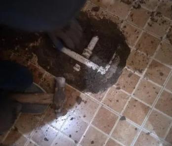 清水卫生间漏水维修公司为您分享下卫生间渗水如何处理及注意事项
